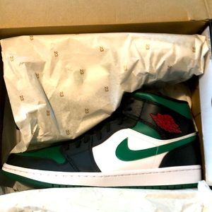 Nike Jordan 1 Green/ black/ white